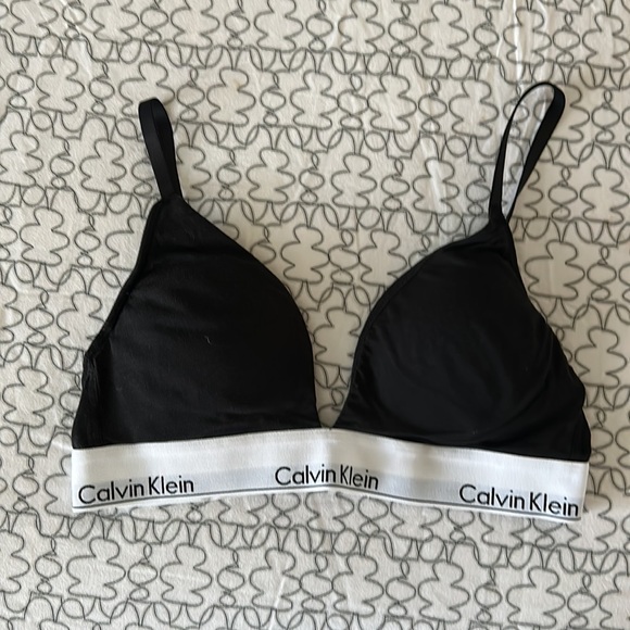 EUC lot of 2 bras - Picture 2 of 6
